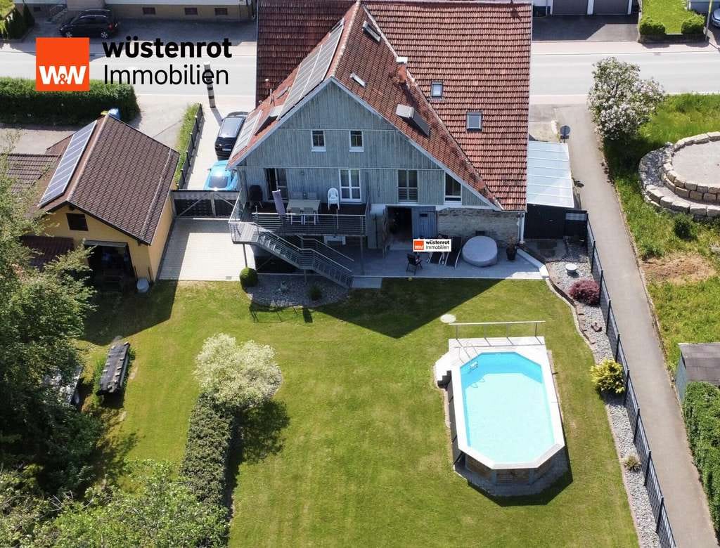 Immobilie in Dunningen - Tradition neu definiert: Exklusives Fachwerkanwesen mit modernem Wohnkomfort & Traumgarten - Bild 0