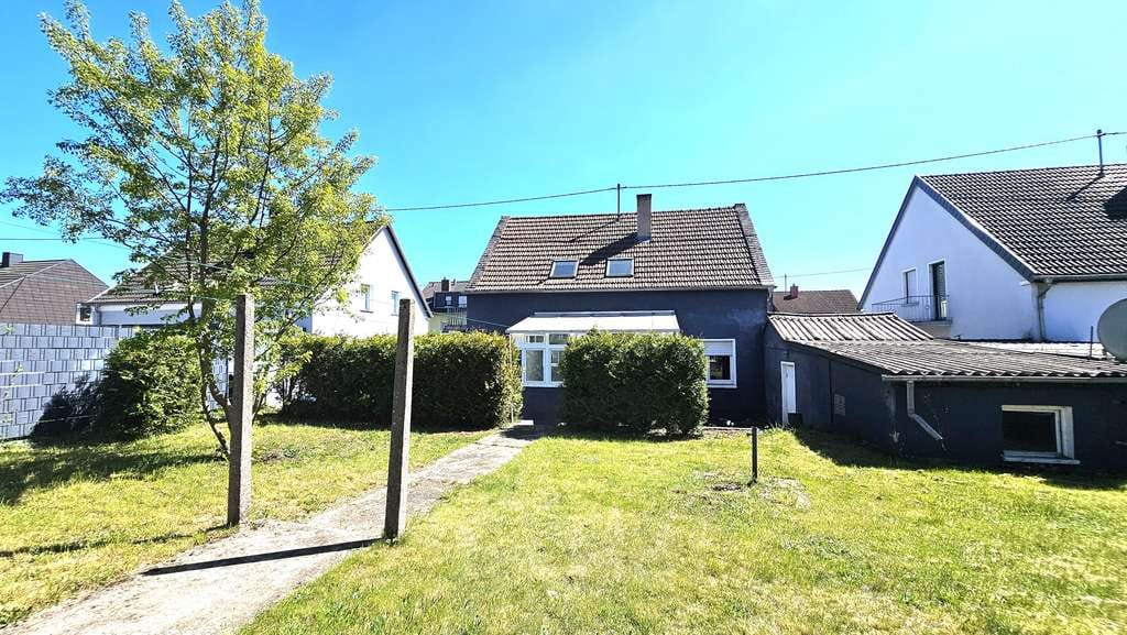 Immobilie in Saarlouis - Freistehendes Wohnhaus f. 1-2 Parteien mit Wintergarten, Garage und Garten in guter Lage v. Roden - Bild 4