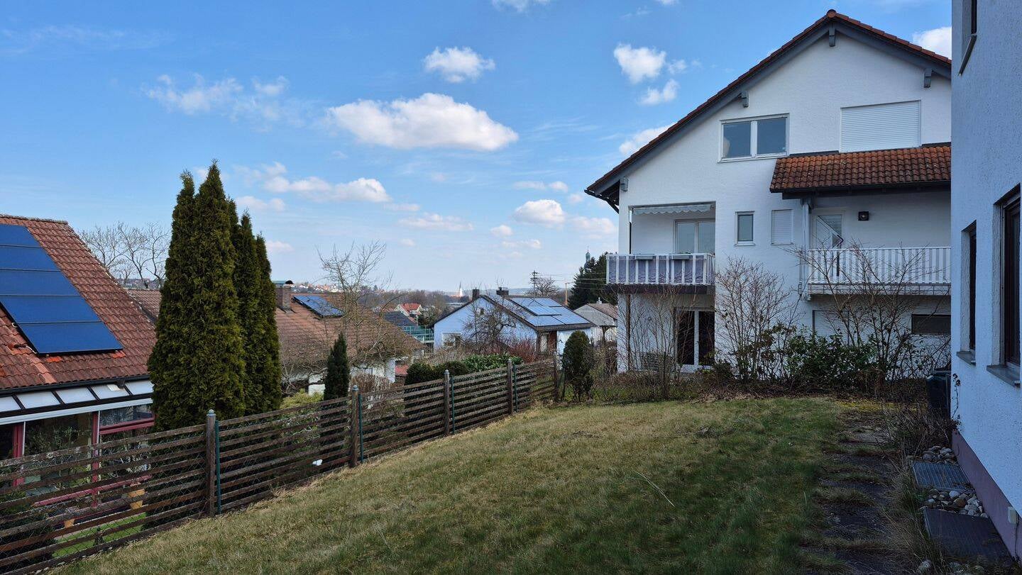 Immobilie in Pfaffenhofen an der Ilm - Ein MEHR an Platz - EFH mit 2 Einliegerwohnungen & Blick über die Dächer - Bild 1
