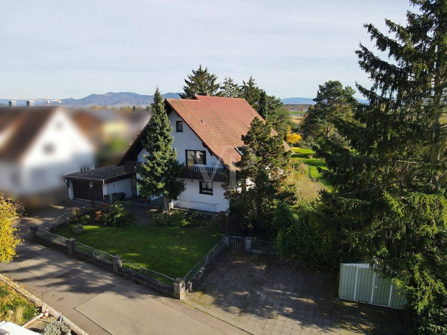 Immobilie in Schutterwald - Großzügiges Einfamilienhaus mit Einliegerwohnung und Traumgrundstück in Schutterwald - Bild 2