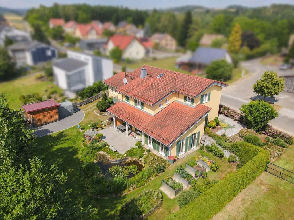 Immobilie in Teunz - *Einmalige Chance: Splitlevel-Architektenhaus in ruhiger Lage von Teunz* - Bild 2