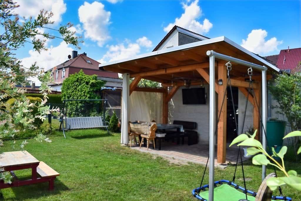 Immobilie in Wittichenau - Kulow - Charmante Doppelhaushälfte mit Nebengebäude, Garage und gemütlichem Wohnambiente - Bild 0