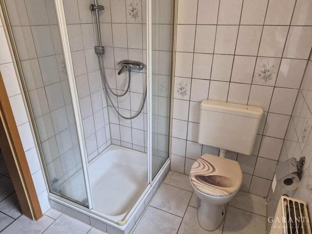 Immobilie in Mehlmeisel - Raum für Ideen, Familie und Zukunft - vielseitiges Zweifamilienhaus auf großem Grundstück - Bild 2