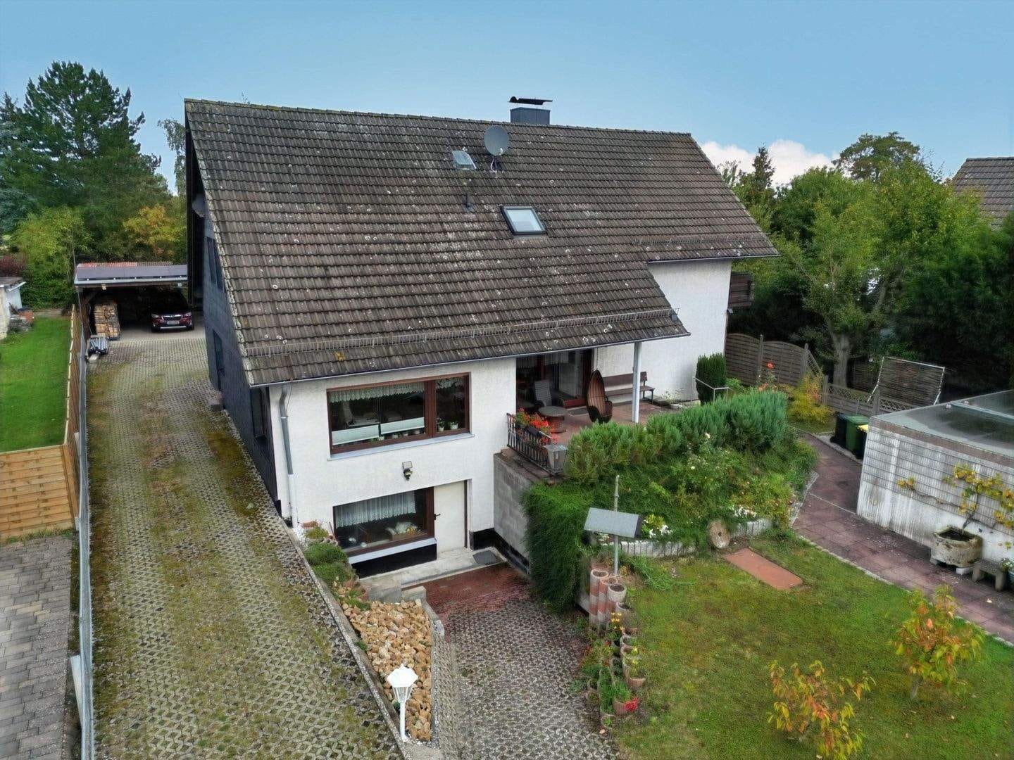 Immobilie in Calden - Charmantes Einfamilienhaus mit großem Platzangebot in ruhiger Lage von Calden - Bild 0