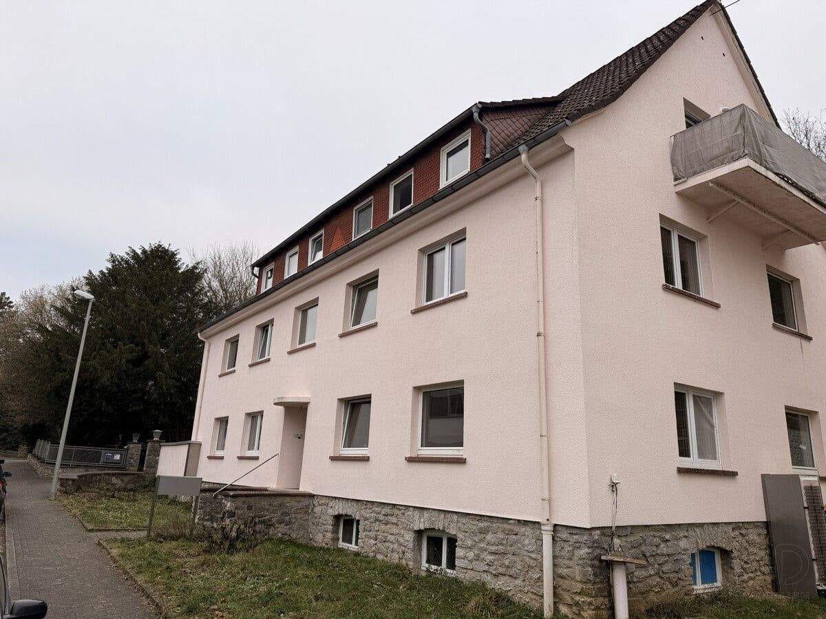 Immobilie in Weilburg - Mehrfamilienhaus mit 6 WE in ruhiger Lage - teilsaniert mit hohem Mietpotenzial - Bild 2