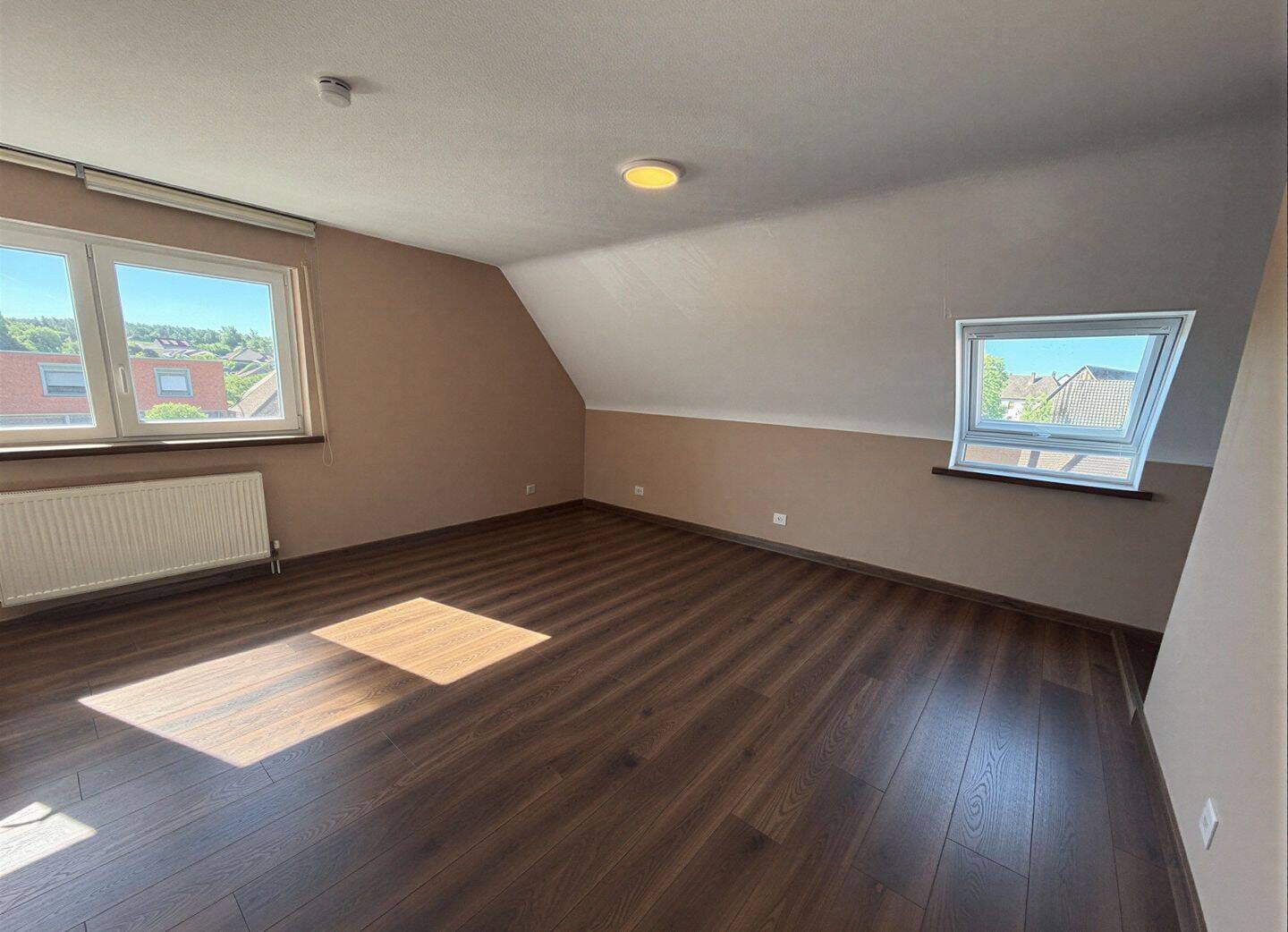 Immobilie in Röttenbach - Modernisierte 2-Zimmer-Wohnung mit zusätzlichem Spitzboden und Stellplatz - Bild 1