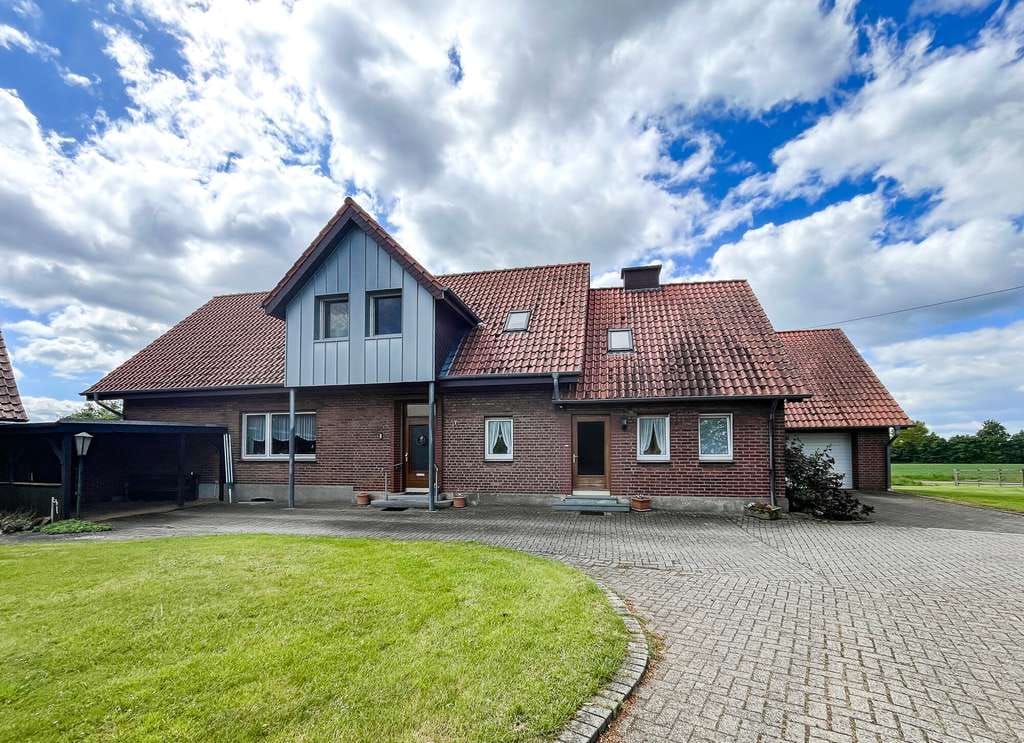 Immobilie in Lengerich - Wohnen mit Stil am Stadtrand! Einfamilienhaus der besonderen Art in Lengerich - Bild 0