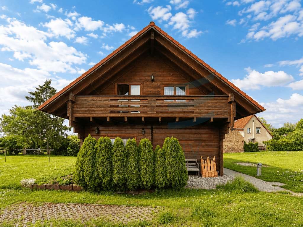 Immobilie in Pessin - Ihr eigenes Stück Natur: Charmantes Holzhaus auf ca. 3.027 m² Grundstück mit viel Freiraum - Bild 1