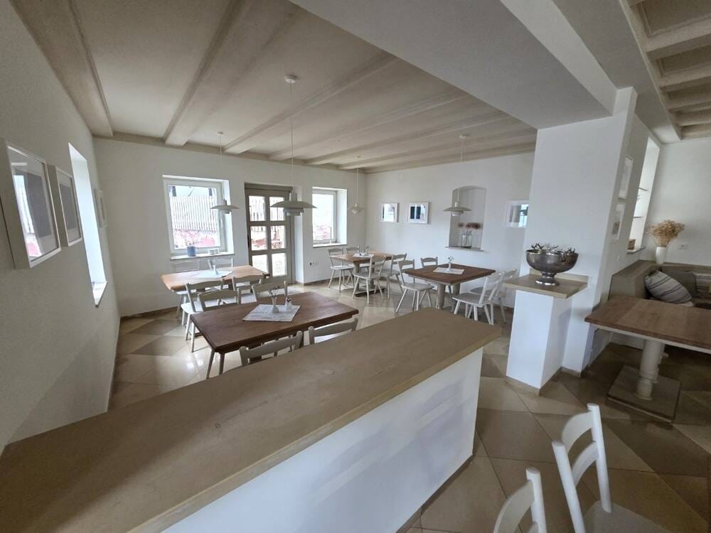 Immobilie in Solnhofen - "Senefelder Hof" Gasthof mit Fremdenzimmer und Saal! - Bild 0