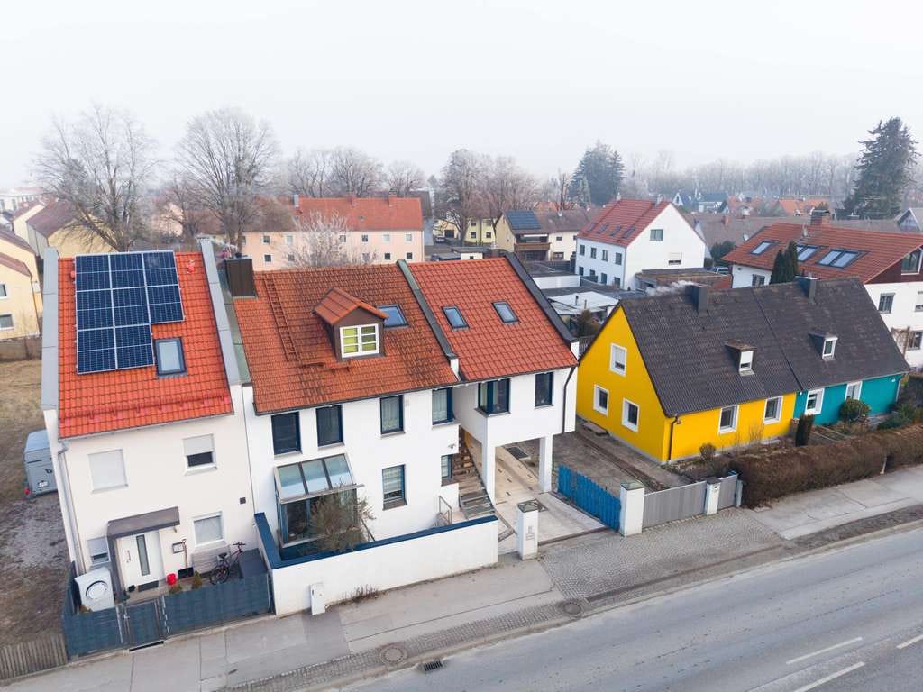 Immobilie in Erding - Stilvolles Zweifamilienhaus in zentraler Lage von Erding - Bild 2