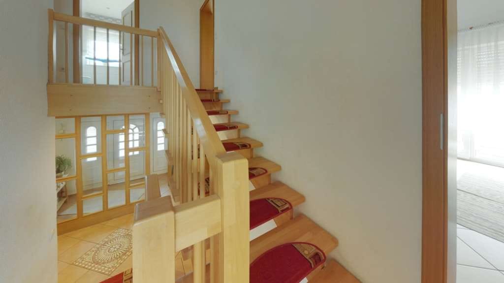 Immobilie in Heiligenmoschel - Ihr Familienglück im Youngtimer-Haus – Platz für heute und morgen - Bild 2