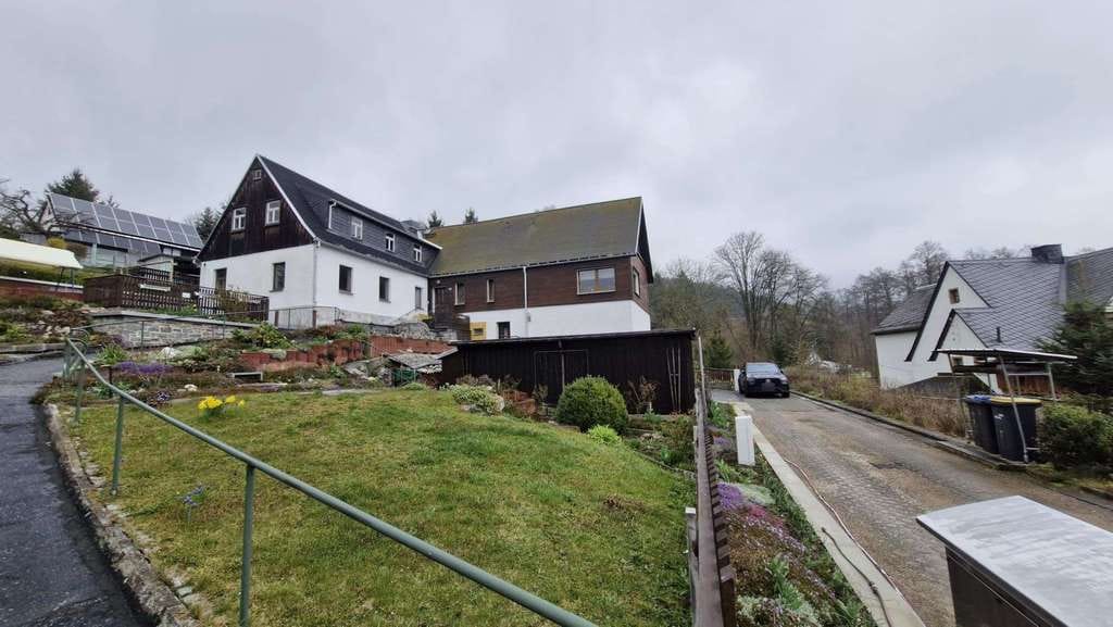 Immobilie in Schwarzenberg/Erzgebirge - Großes Einfamilienhaus mit Ausbauoption in ruhiger Lage! - Bild 2