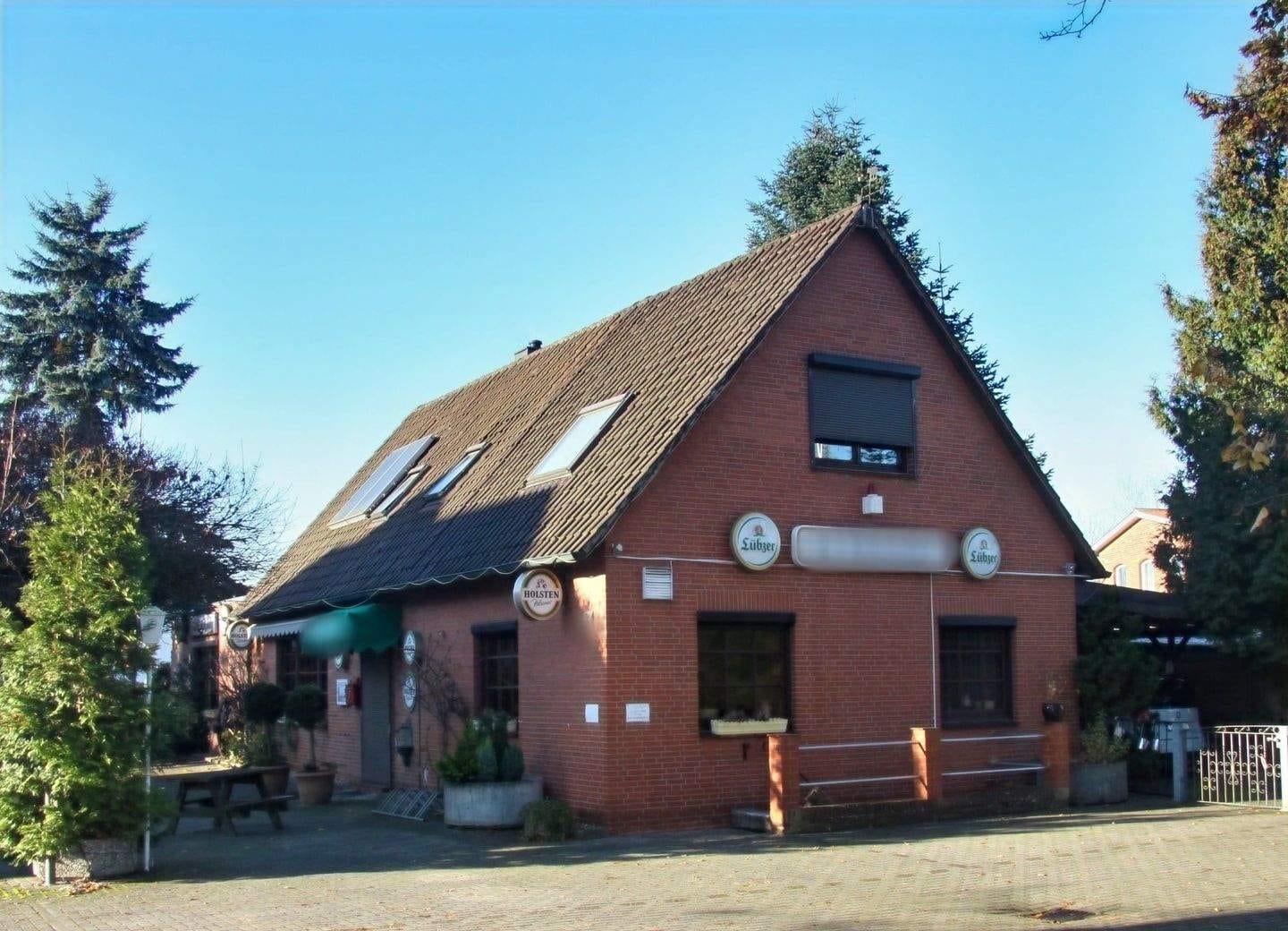 Immobilie in Elmenhorst - Gastronomiefläche mit Entwicklungspotenzial und Wohneinheit - Bild 0