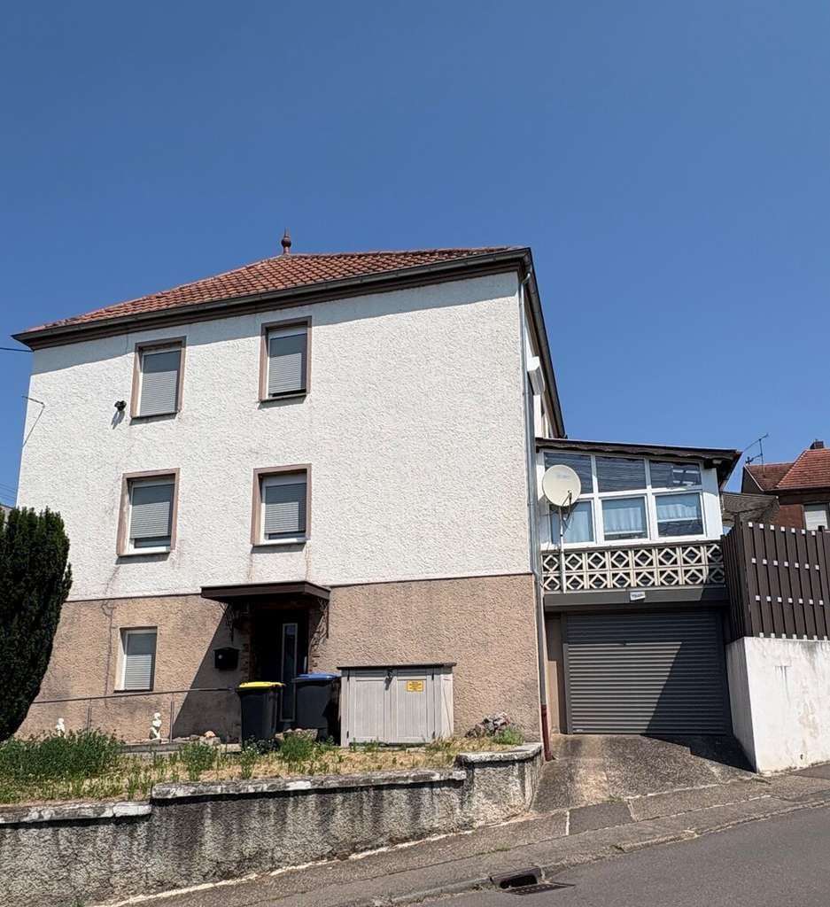Immobilie in Kleinblittersdorf - Einfamilienhaus mit Terrasse und Garten in Kleinblittersdorf - Bild 1
