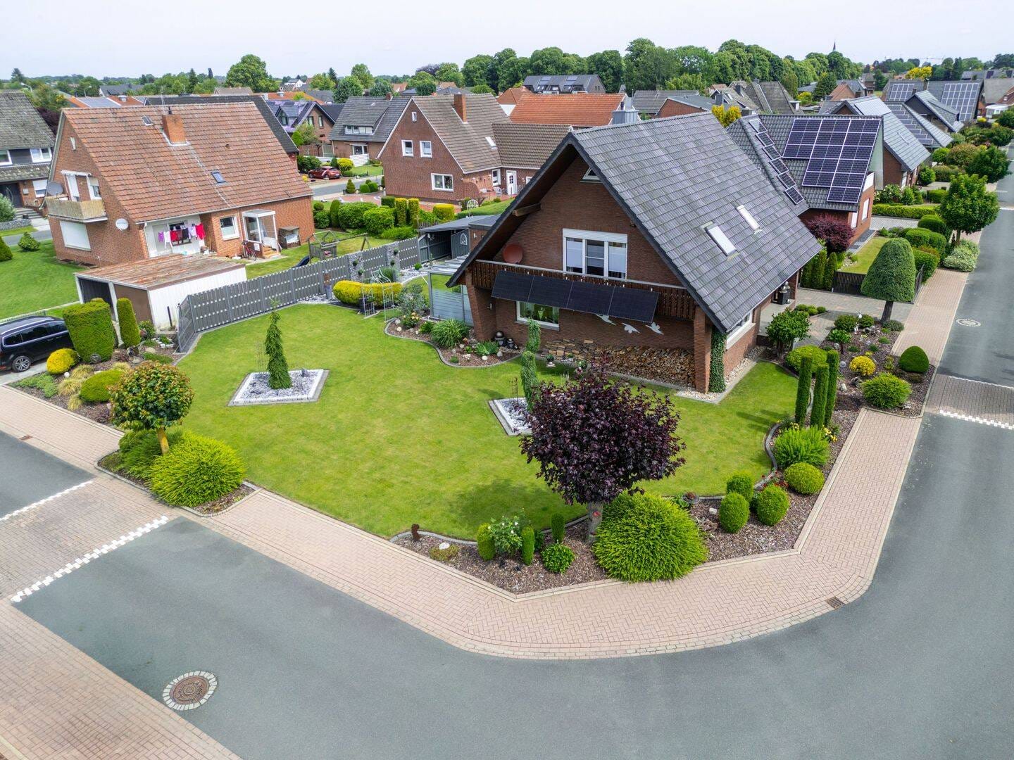 Immobilie in Twistringen - Topp gepflegtes Einfamilienhaus mit über 185 m2 Wohnfläche, mit Garten und Terrasse in ruhiger Lage! - Bild 1