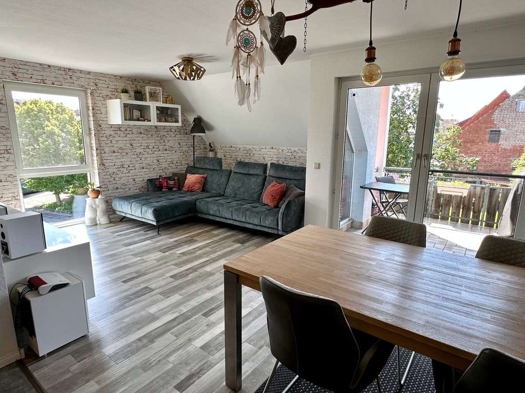Immobilie in Burgstetten - Lichtdurchflutete 4-Zimmer Maisonette Wohnung mit Südbalkon in Burgstetten - Bild 1