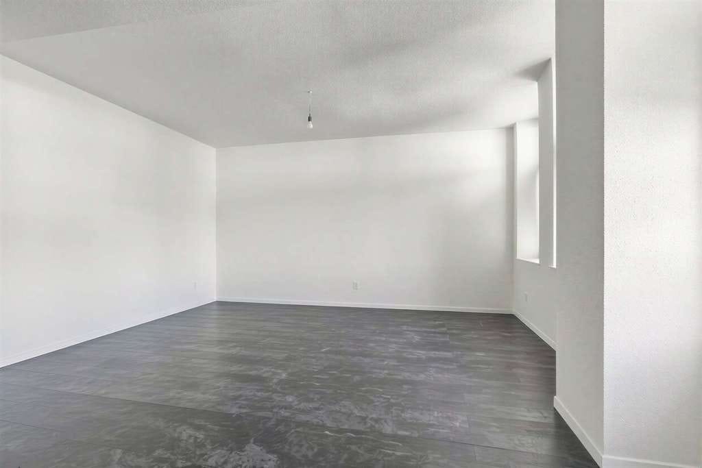 Immobilie in Eschweiler - Unter 725 €/m²: Gründerzeithaus mit Ertrag und Entwicklungspotenzial – Eschweiler - Bild 2