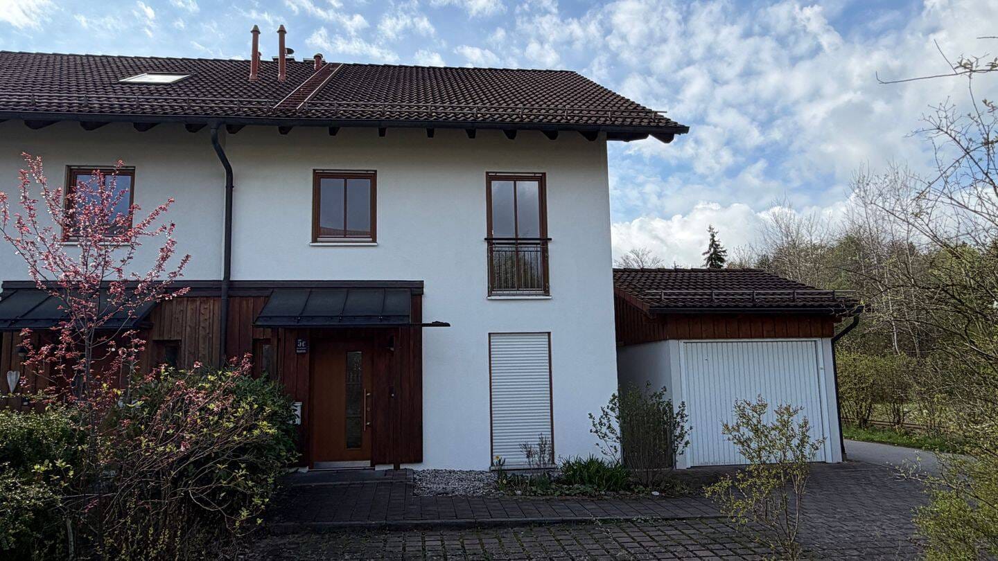 Immobilie in Bernried am Starnberger See - Bernried am STA-See! Großzügige neuwertige DHH mit Garage in Bahnhofsnähe. Einziehen und wohlfühlen! - Bild 4