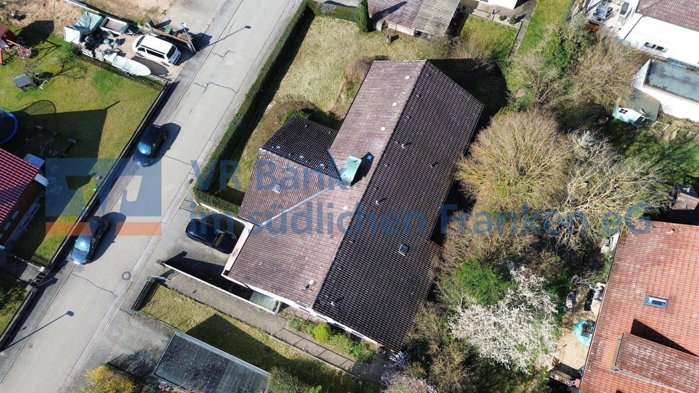 Immobilie in Windsbach - Viel Platz für zwei Generationen - Ihr Zuhause in ruhiger Lage Windsbachs - Bild 1