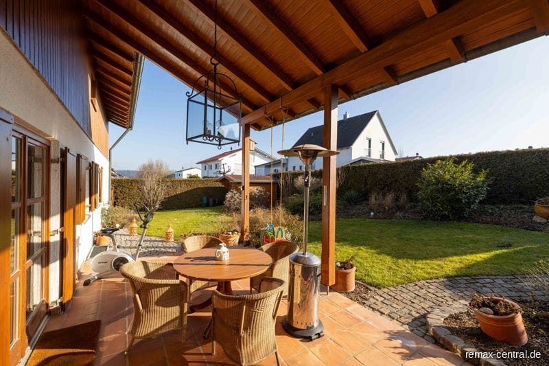 Immobilie in Tiefenbach - RE/MAX - Großzügiges Einfamilienhaus mit spanischem Flair! - Bild 4