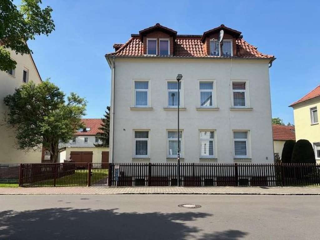 Immobilie in Böhlen - Leerstehendes Ein- bzw. Mehrfamilienhaus mit Garage in Böhlen - sofort verfügbar - Bild 0