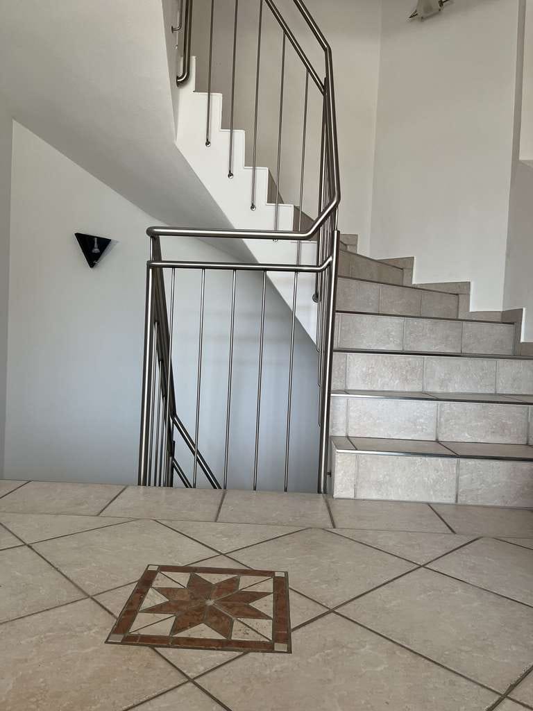 Immobilie in Pliening - Sehr schöne DHH in Pliening bei München - sonniger Garten, Kamin, PV, Garage - provisionsfrei - Bild 3