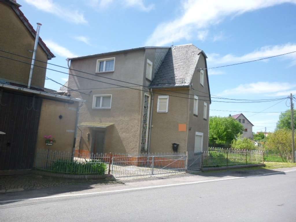 Immobilie in Frohburg - Sanierungsbedürftiges Einfamilienhaus mit großer Werkstatt in Frauendorf / Frohburg - Bild 1