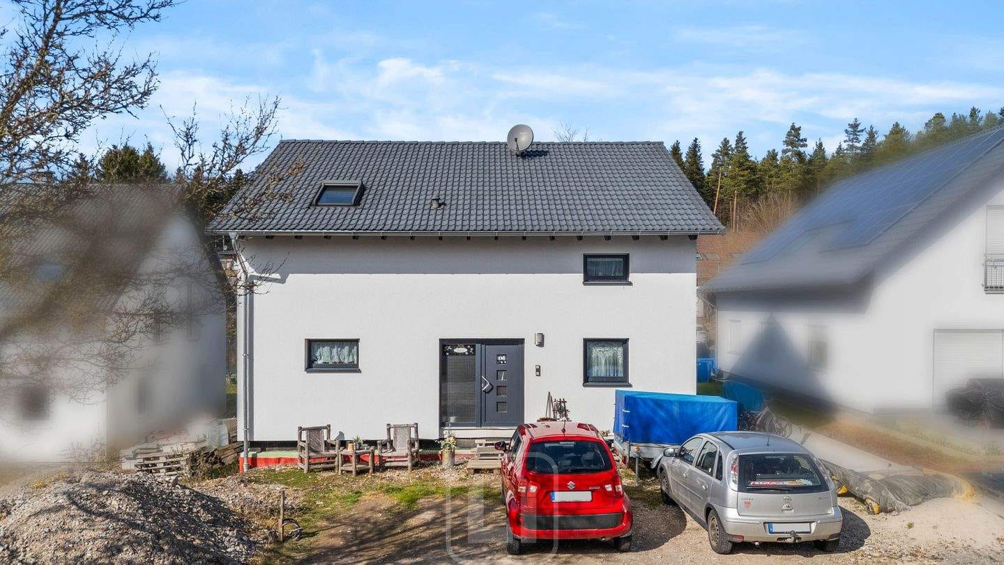 Immobilie in Oberreichenbach - Großzügiges Wohnhaus | Wärmepumpe | energieeffizient | gehobene Ausstattung | Garten - Bild 1