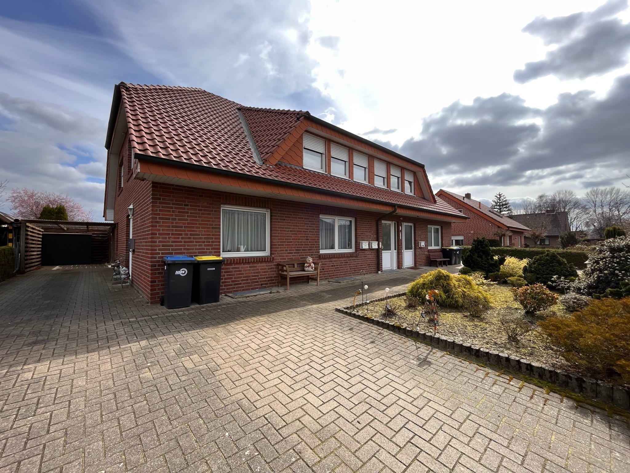 Immobilie in Lingen (Ems) - Attraktive Kapitalanlage: Gepflegtes Mehrfamilienhaus mit 4 vermieteten Wohnungen in Lingen-Bramsche - Bild 1