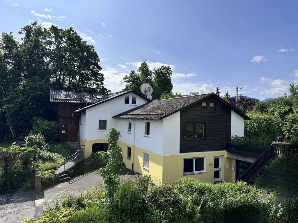 Immobilie in Murnau am Staffelsee - Gepflegtes Mehrfamilienhaus - zentral, großzügig, Wohnen & Arbeiten, Garten, Tiefgarage - Bild 1