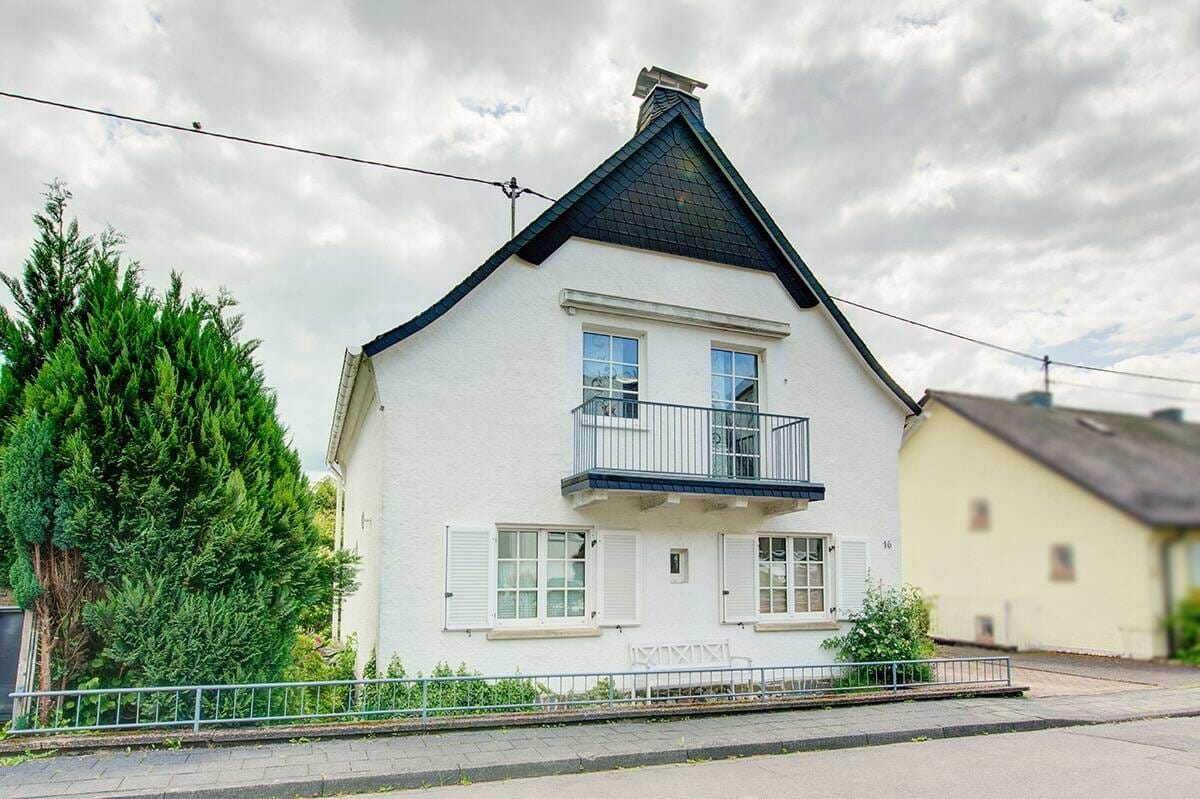Immobilie in Rengsdorf - Äußerst geschmackvolles und charmantes Einfamilienhaus in beliebter und zentraler Wohnlage  - Bild 0