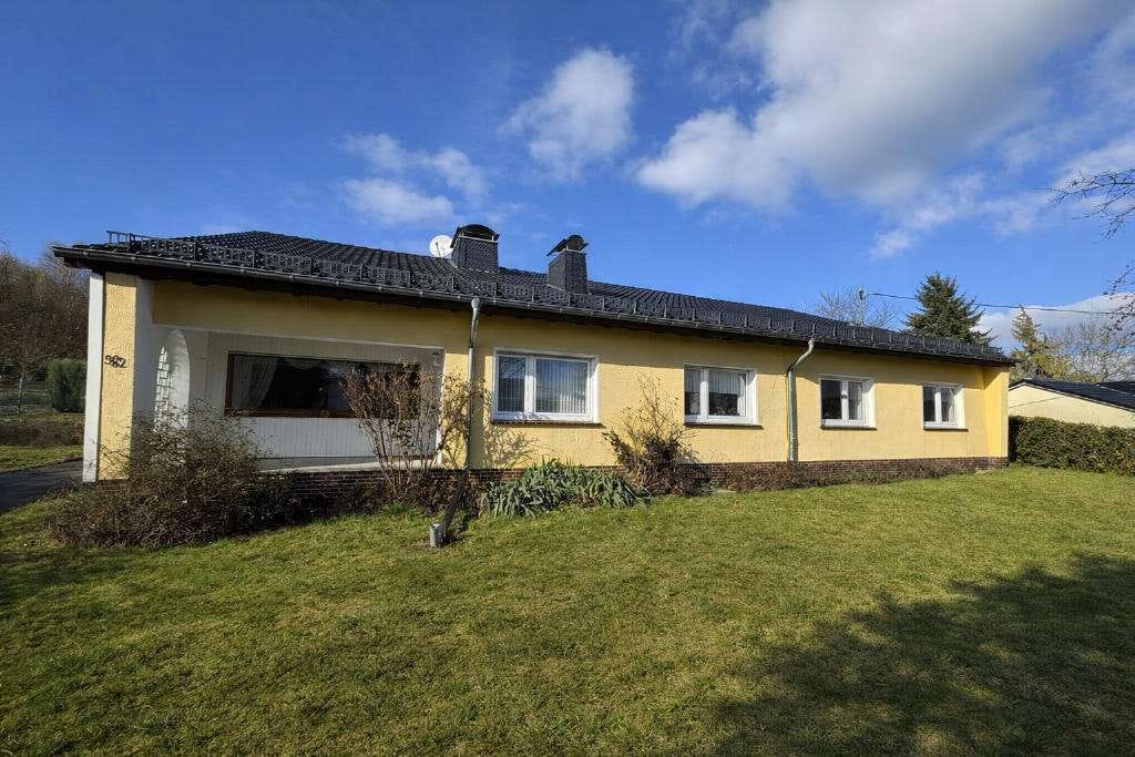 Immobilie in Waldbröl - Großzügiges Wohnhaus mit weitläufigem Grundstück in Hermesdorf - Bild 2