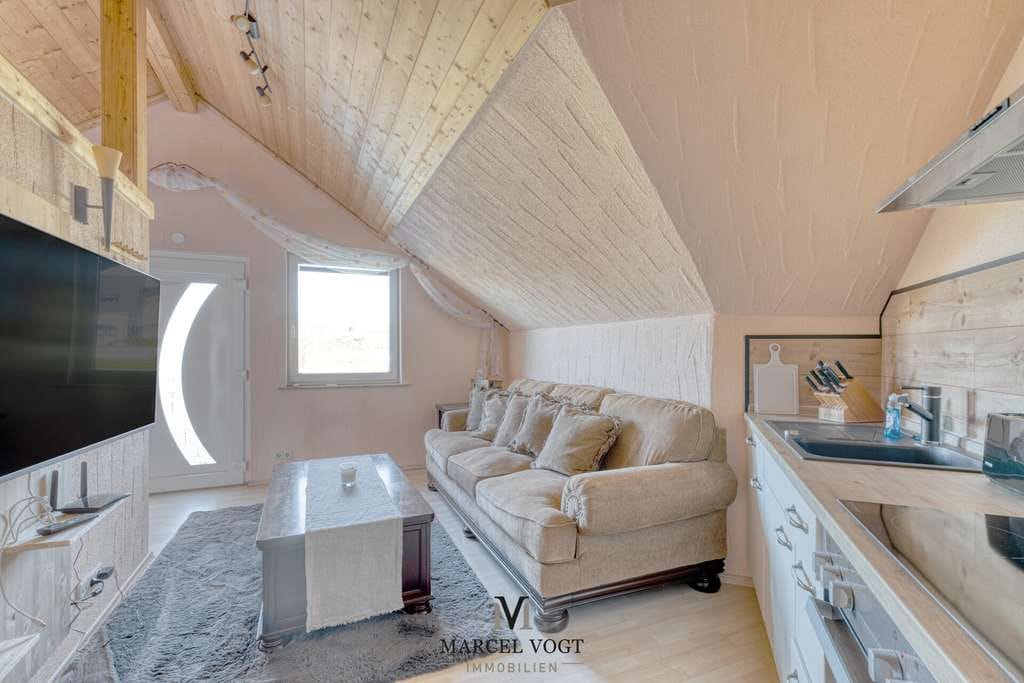 Immobilie in Hülben - 2-Zimmer-Obergeschosswohnung mit Infrarotkabine und Blick ins Grüne - Bild 0