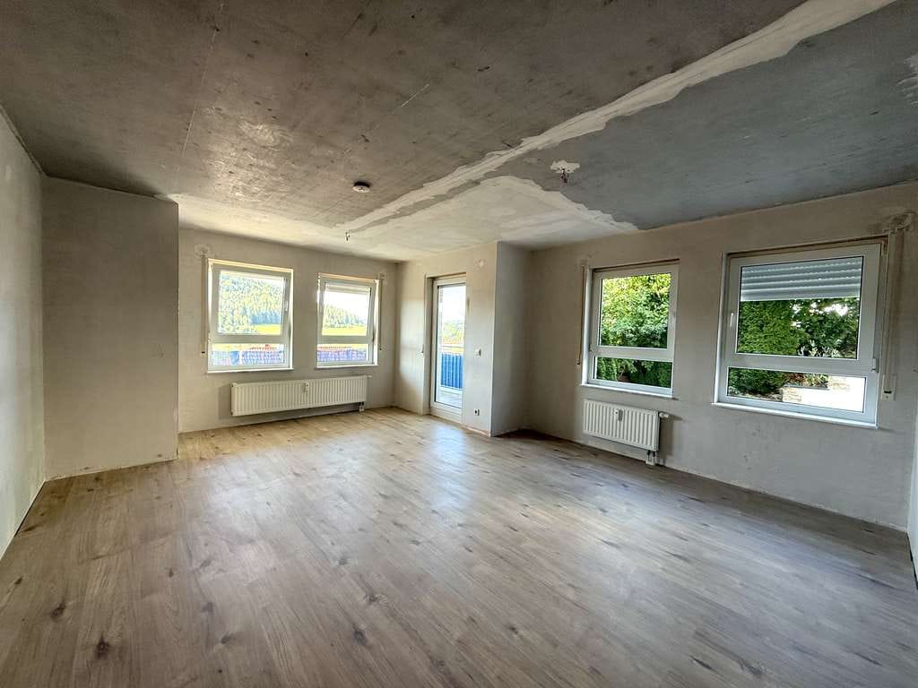 Immobilie in Haiterbach - Seltene Gelegenheit: 3-Zimmer-Wohnung mit XXL Terrasse - Bild 1