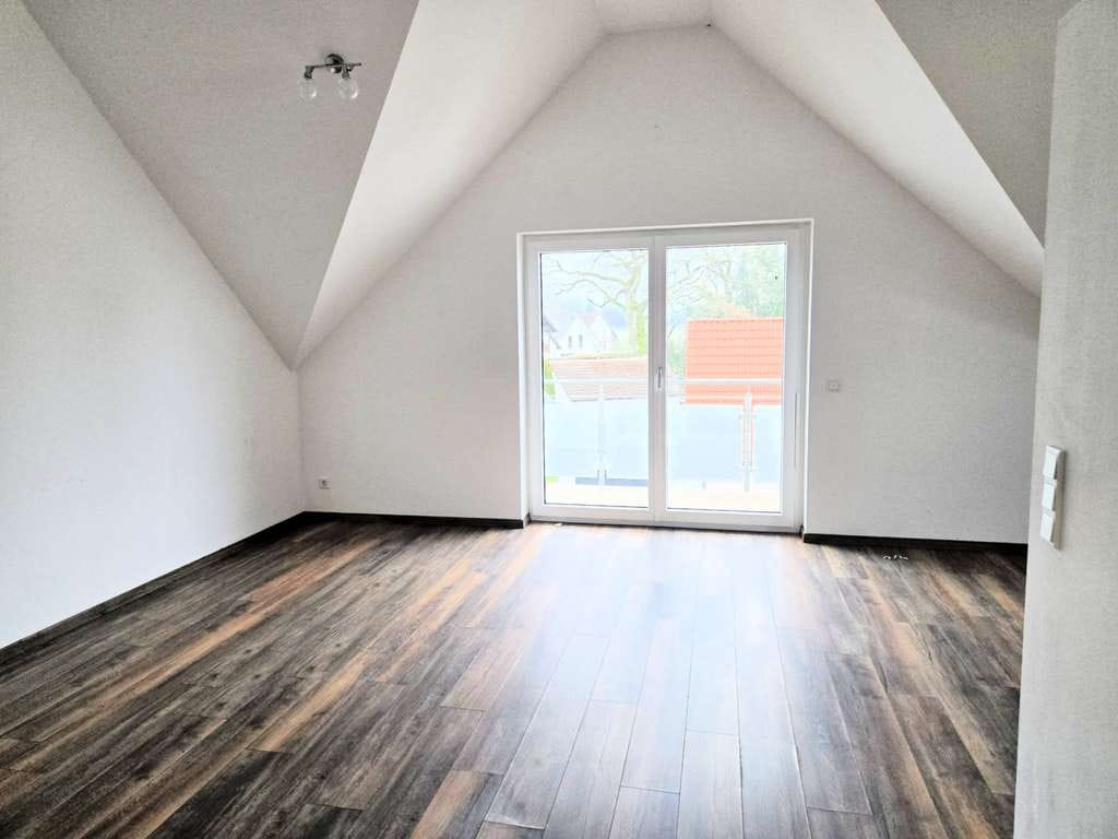 Immobilie in Thierhaupten - Exklusive Wohnung inkl. großer Garage, Wohnraumerweiterungs- und Kaminanschlussmöglichkeit - Bild 1