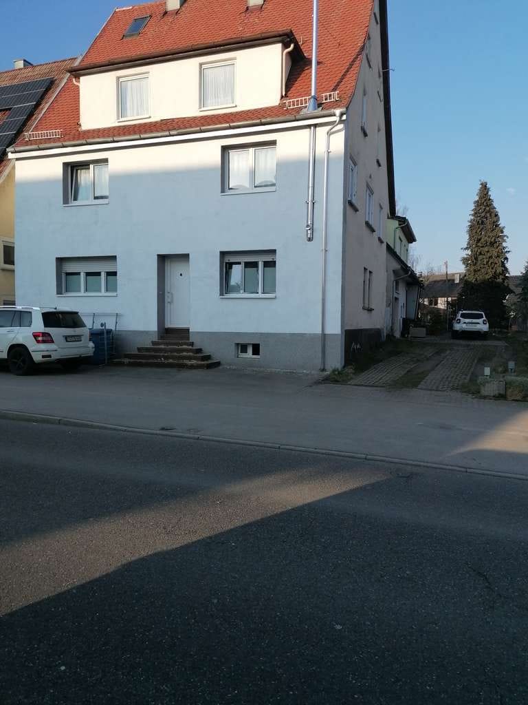 Immobilie in Trossingen - MFH -Kapitalanlage mit 3 Wohneinheiten u.  Stellplätzen - Bild 2