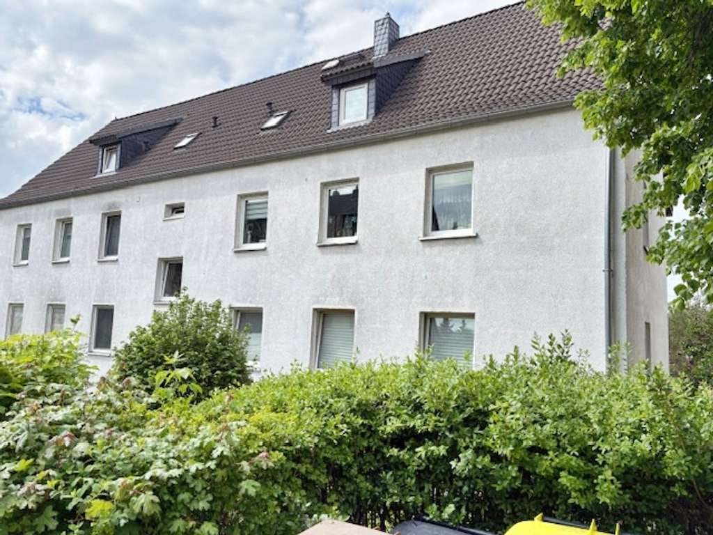 Immobilie in Schkopau - VOLLVERMIETETE KAPITALANLAGE IN SCHKOPAU – GEPFLEGTES 6-FAMILIENHAUS MIT STABILEN MIETEINNAHMEN - Bild 0