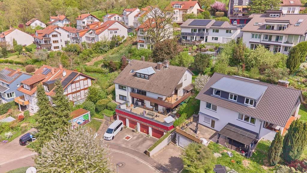 Immobilie in Wiesenbach - Wiesenbach: MFH mit Garten & Talblick – ideal für Eigennutzer, Anleger und Mehrgenerationenwohnen - Bild 1
