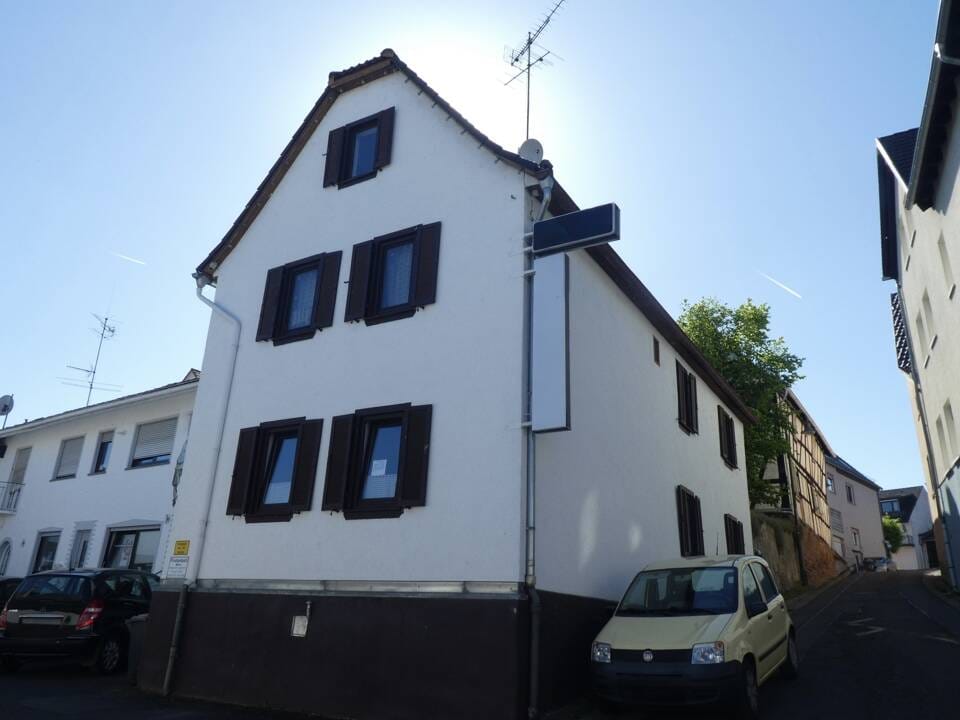 Immobilie in Nidderau - Zweifamilienhaus mit vielseitigen Nutzungsmöglichkeiten in Nidderau-Heldenbergen! - Bild 0