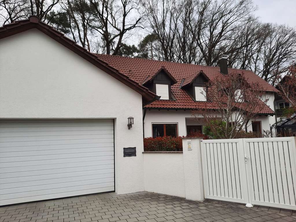 Immobilie in Weisendorf - Großzügiges Einfamilienhaus mit 9 Zimmern und Doppelgarage in Weisendorf - Bild 1