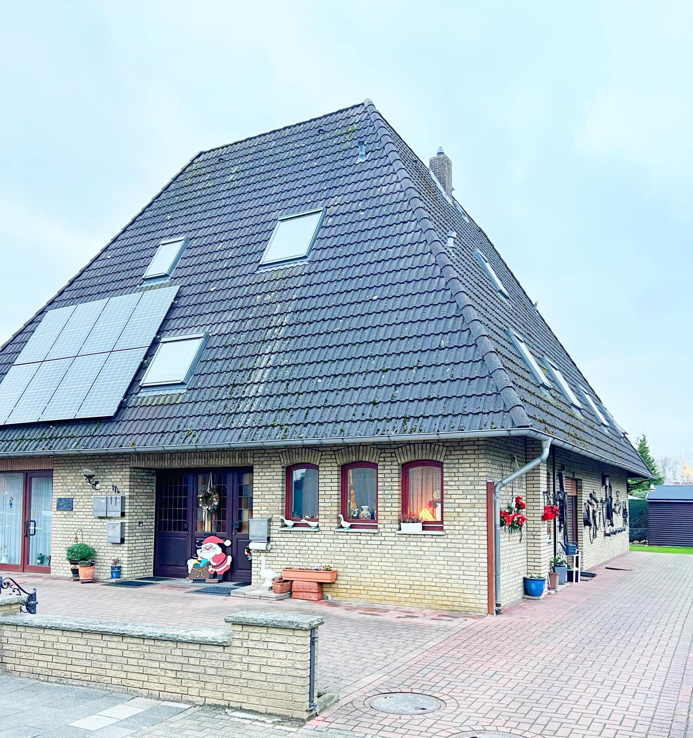 Immobilie in Diepholz - *** Exklusives Mehrfamilienhaus in Top-Lage von Diepholz mit schönem Garten *** - Bild 0