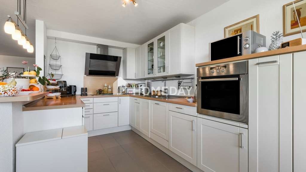 Immobilie in Lehrte - Lichtdurchflutete 3-Zimmer-Wohnung mit Loggia, Garage sowie Pool und Sauna im Haus - Bild 4