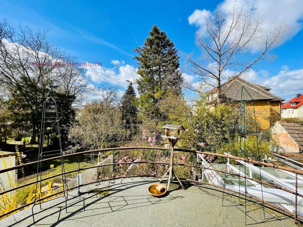 Immobilie in Dessau-Roßlau - Extravagantes Einfamilienhaus mit Platz für eigene Ideen! Schöner grüner Garten & Garage inklusive - Bild 4