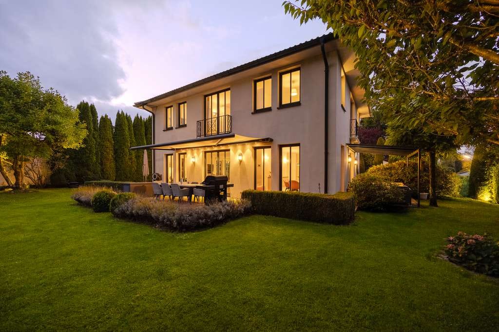 Immobilie in Straßlach-Dingharting - EXKLUSIVE TOSKANA-VILLA  SÜDLICH VON GRÜNWALD – WOHNEN WIE IM URLAUB - Bild 3