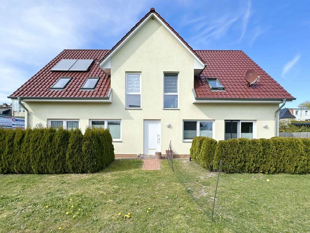 Immobilie in Kröpelin - Neuwertiges Mehrfamilienhaus mit 3 Wohneinheiten – ideal für Kapitalanleger und Eigennutzer - Bild 1