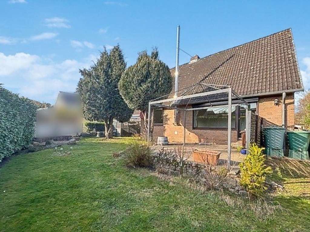 Immobilie in Reinfeld - Einfamilienhaus mit 5 Zimmern auf ca. 120 m² Wohnfläche und großem Eigenlandgrundstück in Reinfeld - Bild 2