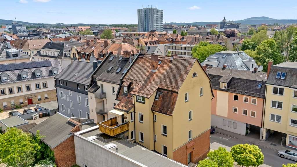 Immobilie in Bayreuth - Zentrumsnahe Lage! Attraktives Mehrfamilienhaus mit Ausbaupotenzial und attraktiver Rendite - Bild 3