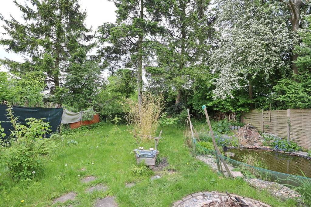 Immobilie in Bad Segeberg - Sanierungsbedürftiges Endreihenhaus direkt am Naturschutzgebiet von Bad Segeberg - Bild 4