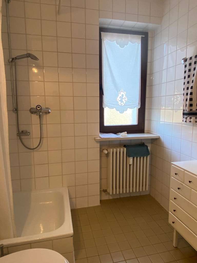 Immobilie in Grünwald - Provisionsfrei: schöne, helle, gepflegte 3-Zi.-Whg. in Grünwald - Bild 2