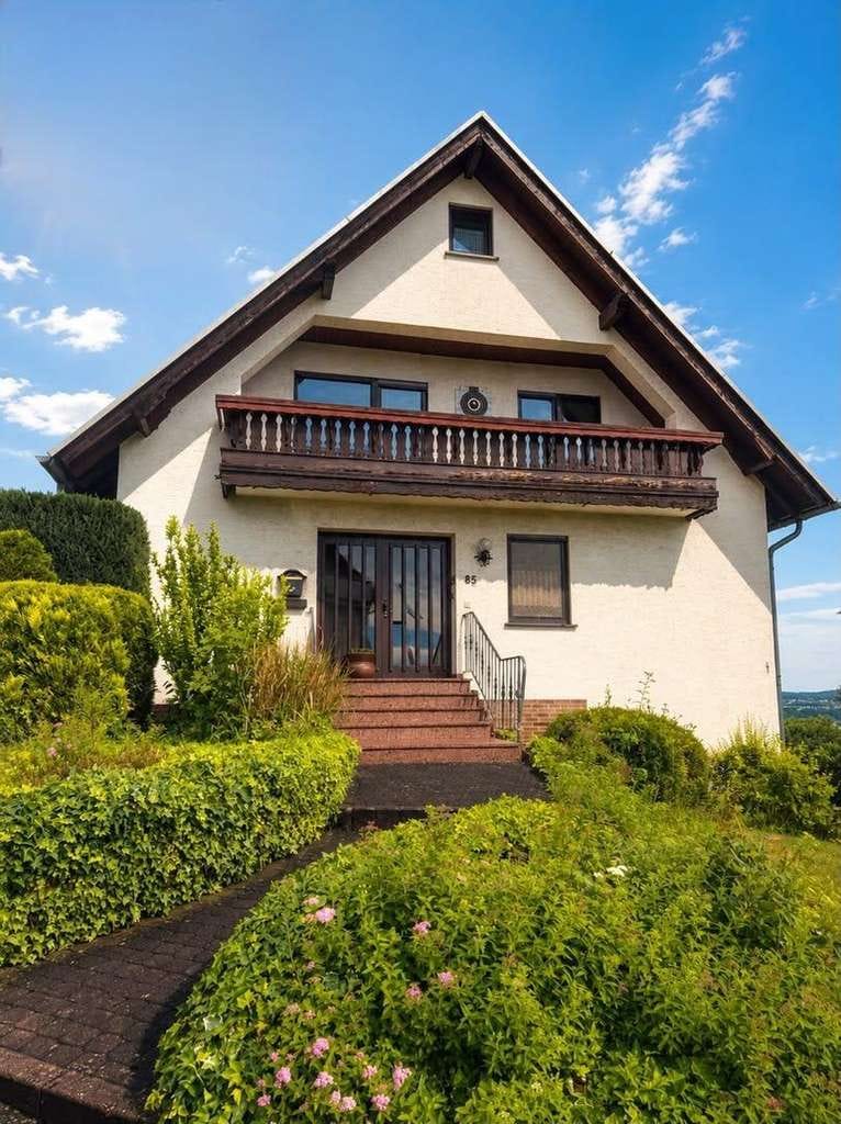 Immobilie in Weitersburg - Einfamilienhaus mit Einliegerwohnung - Bild 0